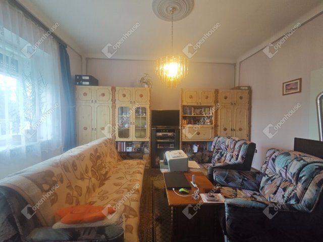Eladó téglalakás, Győrött 39 M Ft, 2 szobás
