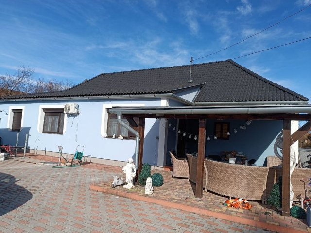 Eladó családi ház, Herenden 69.5 M Ft, 3+1 szobás