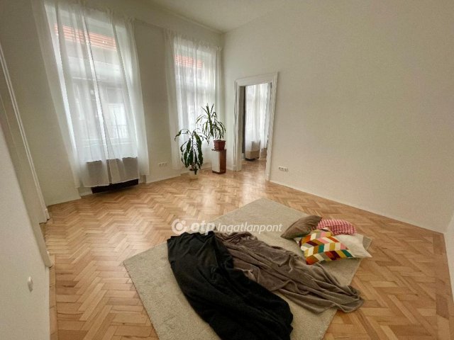 Eladó téglalakás, Budapesten, VIII. kerületben 66.5 M Ft