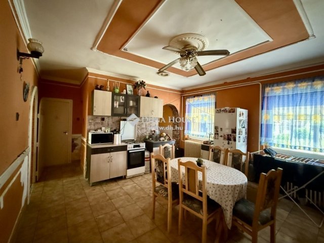 Eladó családi ház, Mezőberényben 12.5 M Ft, 4 szobás