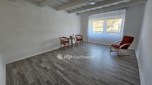 Eladó családi ház, Jászberényben 33.6 M Ft, 3 szobás