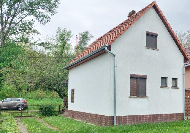 Eladó nyaraló, Dombóváron 25 M Ft, 3 szobás