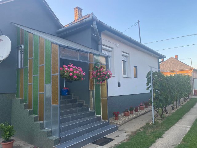Eladó családi ház, Eperjeskén 21.4 M Ft, 2 szobás