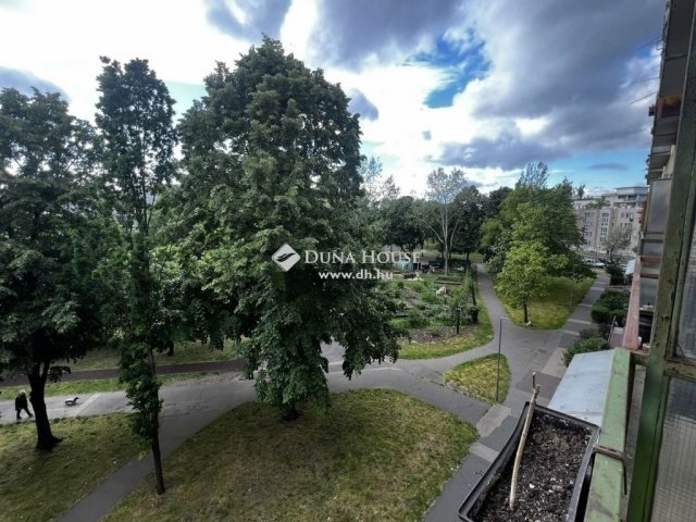 Eladó panellakás, Budapesten, XV. kerületben 64 M Ft, 3 szobás