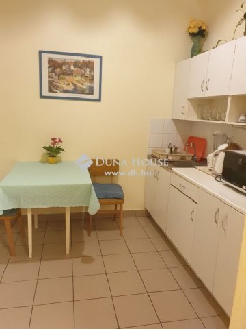 Eladó téglalakás, Budapesten, V. kerületben 86.9 M Ft, 2 szobás