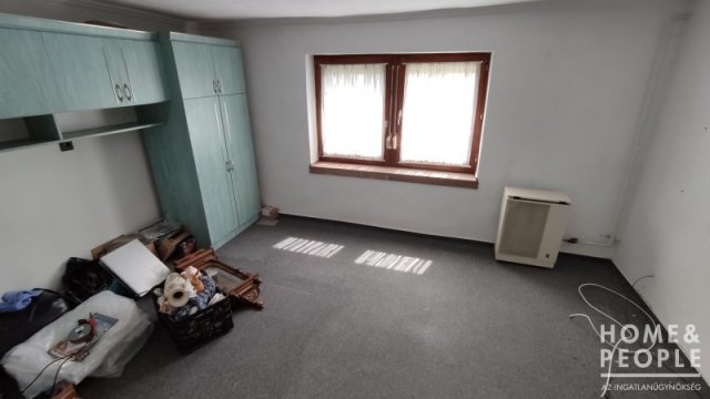 Eladó családi ház, Szegeden 26.9 M Ft, 2 szobás