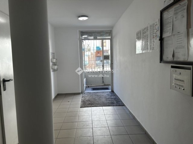 Eladó téglalakás, Budapesten, XVIII. kerületben 80 M Ft