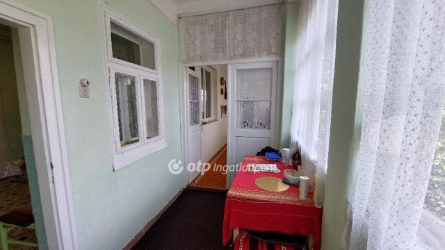 Eladó családi ház, Kisújszálláson 16 M Ft, 3 szobás