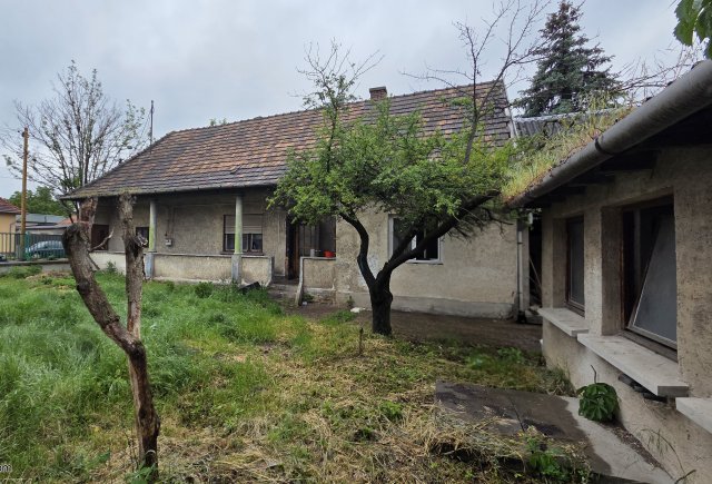 Eladó családi ház, Tatabányán 95 M Ft, 2 szobás