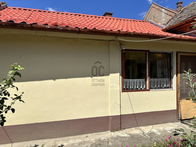 Eladó családi ház, Szolnokon 15.9 M Ft, 1 szobás