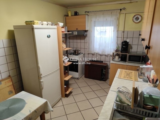 Eladó családi ház, Budapesten, XV. kerületben 49 M Ft, 4 szobás