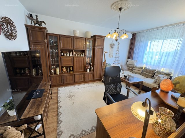 Eladó panellakás, Kaposváron, Búzavirág utcában 32.5 M Ft