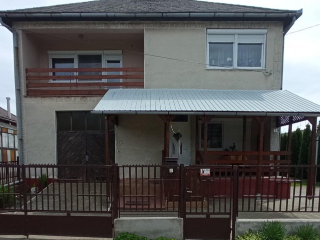 Eladó családi ház, Zsurkon 35.5 M Ft, 4 szobás