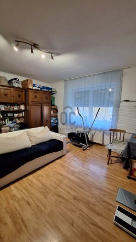 Eladó téglalakás, Pécsett 25 M Ft, 2 szobás