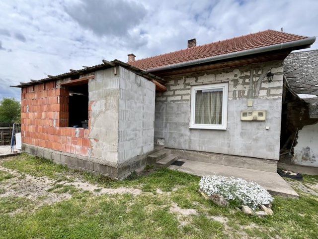 Eladó családi ház, Szentmártonkátán 27.5 M Ft, 3 szobás