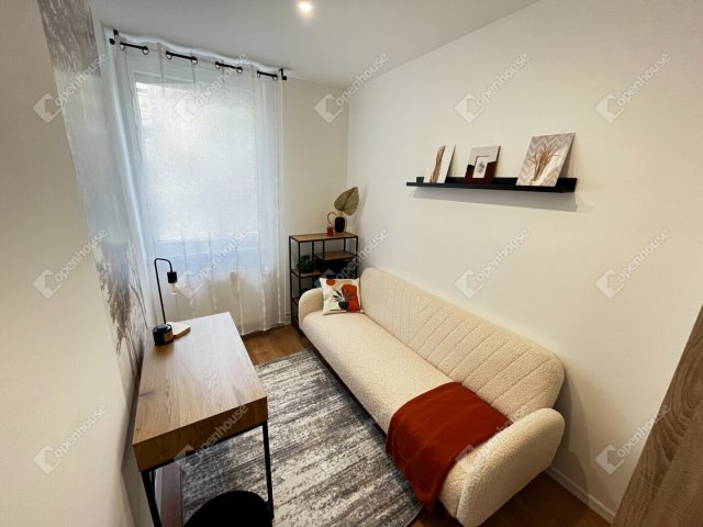 Kiadó téglalakás, albérlet, Debrecenben 300 E Ft / hó, 3 szobás