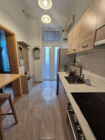 Kiadó téglalakás, albérlet, Budapesten, VI. kerületben