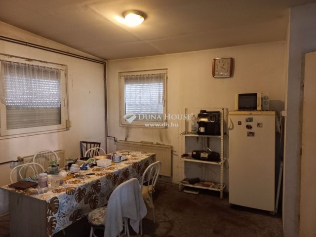 Eladó ipari ingatlan, Dunaharasztin 75 M Ft / költözzbe.hu