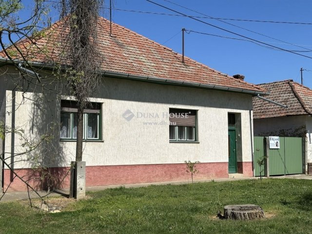 Eladó családi ház, Szegváron 34.9 M Ft, 4 szobás