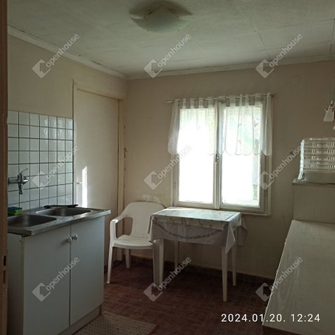 Eladó családi ház, Tiszajenőn 15.99 M Ft, 2 szobás