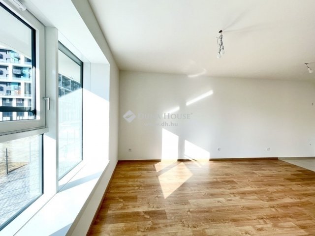 Eladó téglalakás, Budapesten, III. kerületben 104.9 M Ft