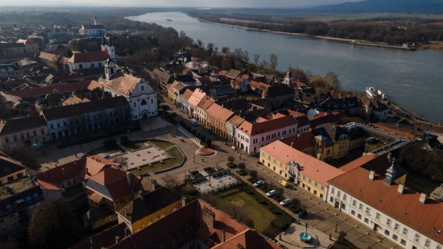 Eladó téglalakás, Vácon, Március 15. téren 110.4 M Ft