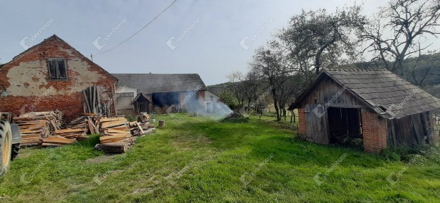 Eladó családi ház, Kondorfán 8 M Ft, 2 szobás