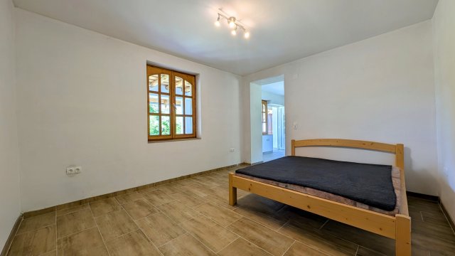 Eladó családi ház, Helvécián 28 M Ft, 2 szobás