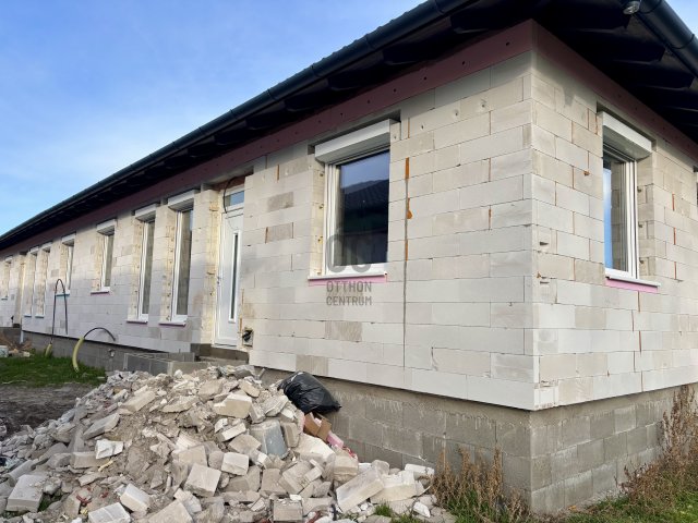 Eladó téglalakás, Cegléden 51.5 M Ft, 4 szobás