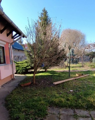 Eladó családi ház, Szegeden 84.9 M Ft, 4+2 szobás