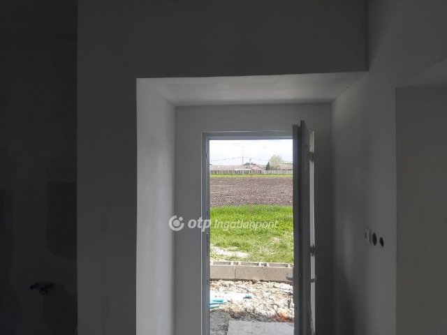 Eladó családi ház, Görbeházán 33 M Ft, 2 szobás
