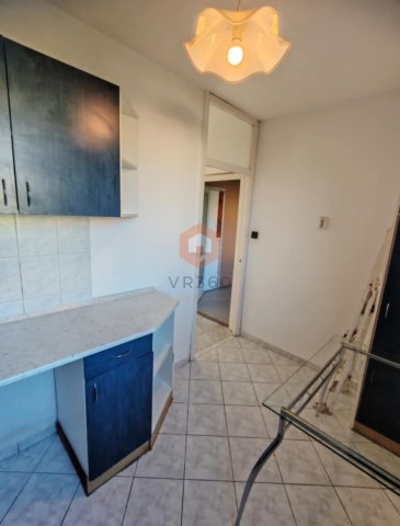 Eladó panellakás, Pécsett 31.9 M Ft, 2 szobás
