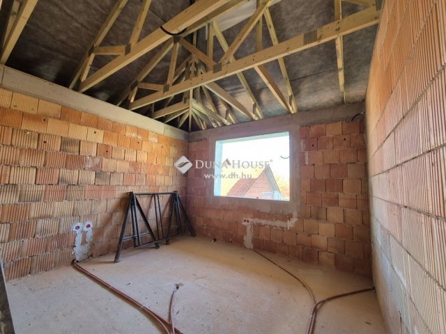 Eladó ikerház, Kecskeméten 160 M Ft, 5 szobás