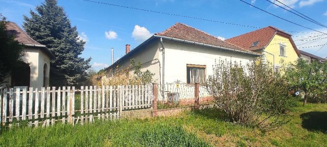 Eladó családi ház, Tiszafüreden 30 M Ft, 3 szobás