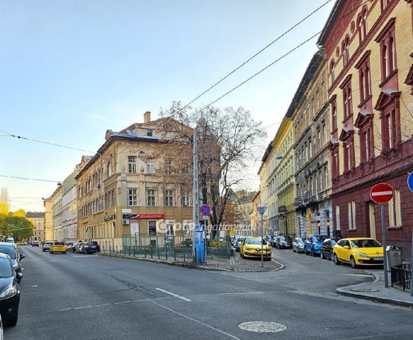 Eladó téglalakás, Budapesten, VII. kerületben 64.9 M Ft