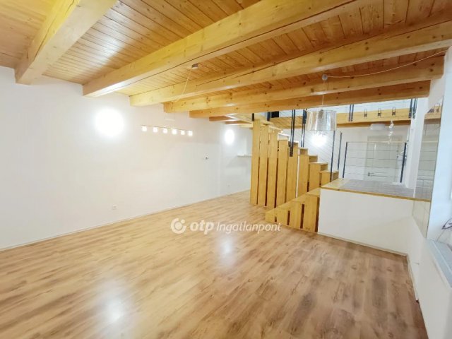 Eladó téglalakás, Budapesten, VI. kerületben 69.9 M Ft, 2 szobás