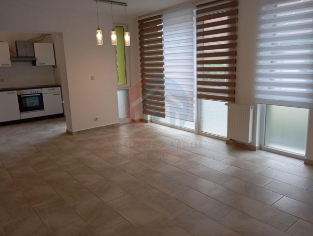 Kiadó téglalakás, albérlet, Sopronban 230 E Ft / hó, 3 szobás