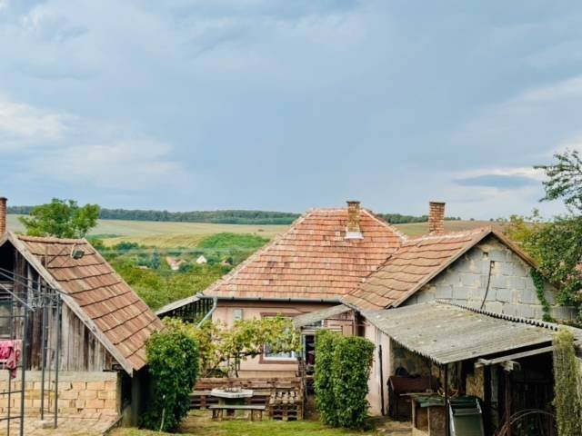 Eladó családi ház, Hangácson 14.49 M Ft, 2 szobás