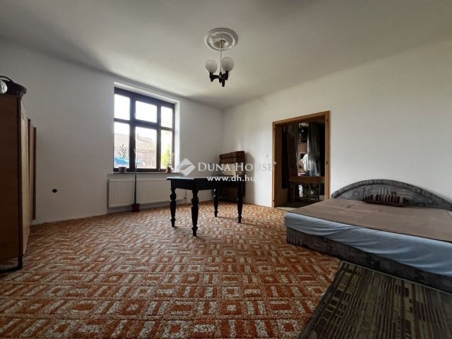 Eladó családi ház, Orfűn 44.9 M Ft, 3 szobás