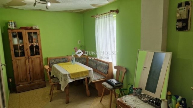 Eladó családi ház, Domonyban 29.9 M Ft, 4 szobás