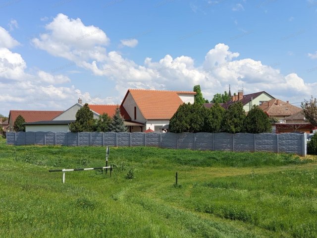 Eladó családi ház, Tószegen 145 M Ft, 5 szobás