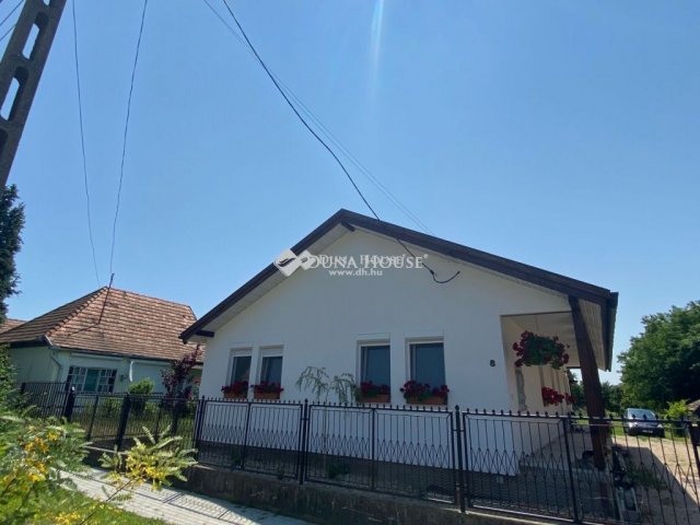 Eladó családi ház, Iváncsán 86 M Ft, 4 szobás