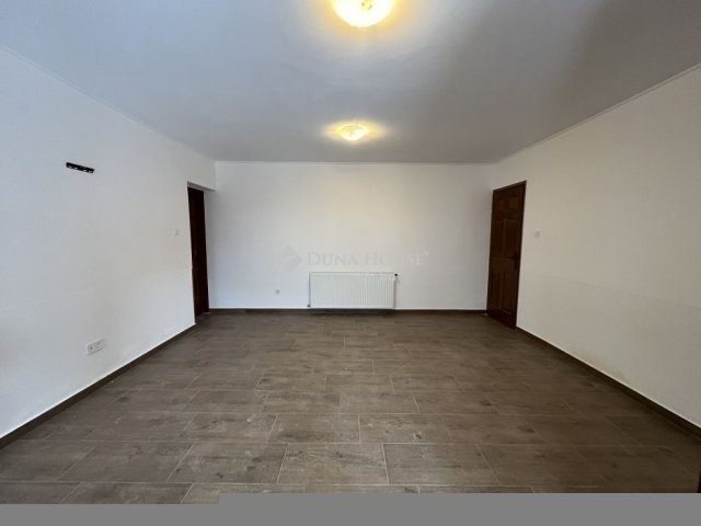 Eladó családi ház, Óbányán 60 M Ft, 3 szobás