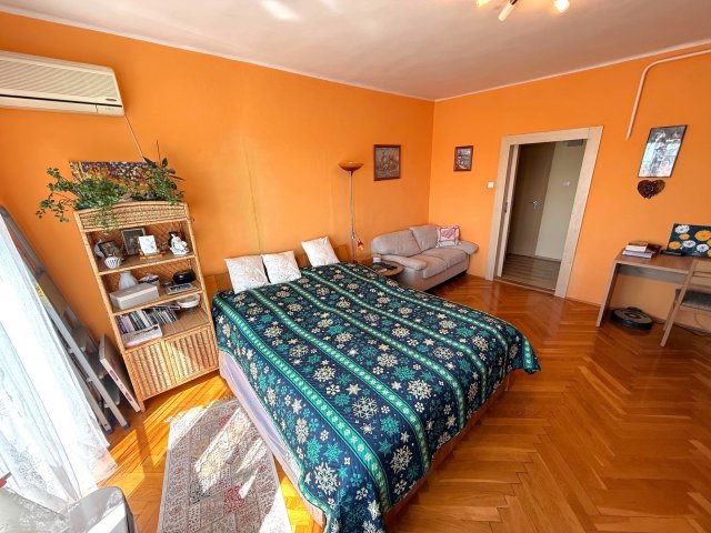 Eladó téglalakás, Pécsett 39.9 M Ft, 2 szobás