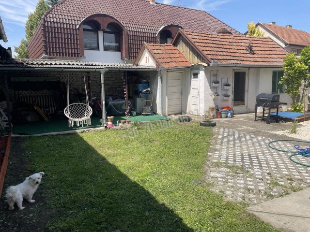 Eladó ikerház, Békéscsabán 36.9 M Ft, 2 szobás
