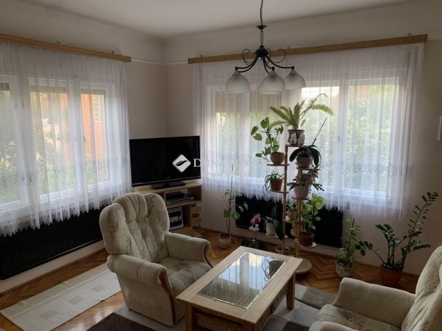 Eladó családi ház, Ócsán 75 M Ft, 4 szobás