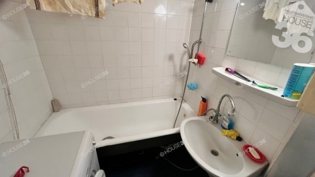 Eladó panellakás, Kecskeméten 27.5 M Ft, 1 szobás