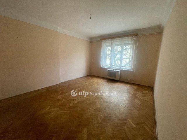 Eladó téglalakás, Debrecenben 85 M Ft, 3+1 szobás