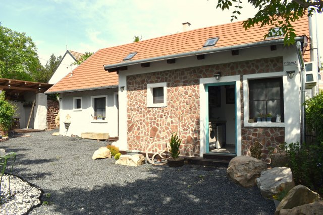 Eladó családi ház, Kővágóörsön 158 M Ft, 4 szobás