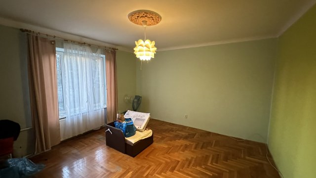 Eladó téglalakás Budapest, XV. kerület, 2. emelet